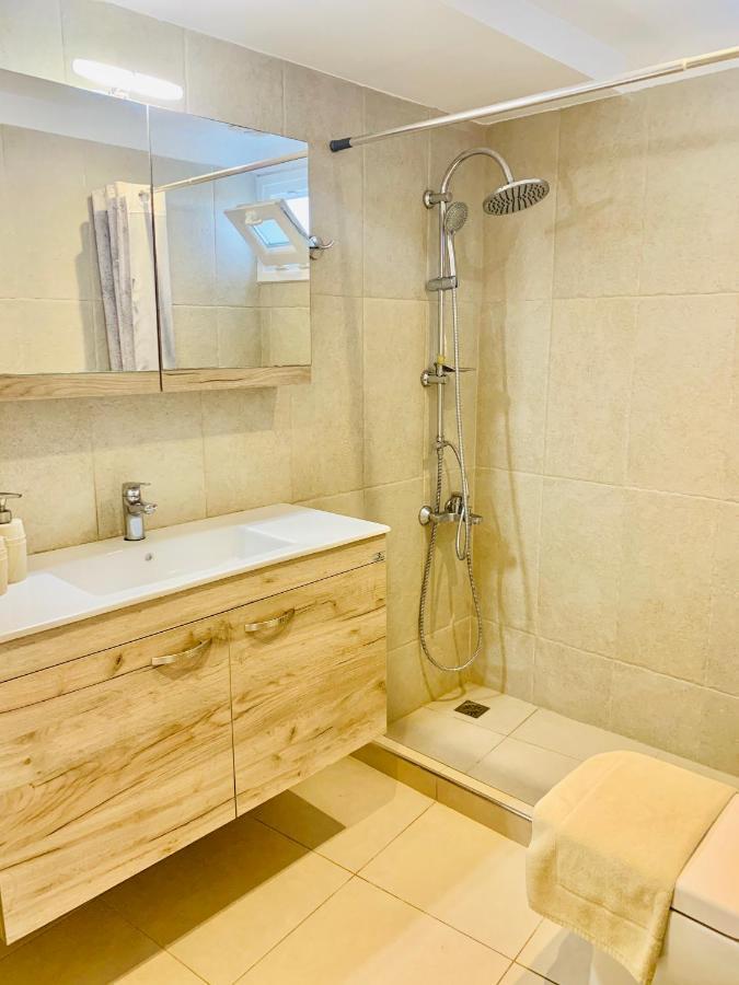 Vóthon George Apartments2 מראה חיצוני תמונה